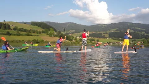 Employées à la sortie kayak sur le lac de la Gruyère